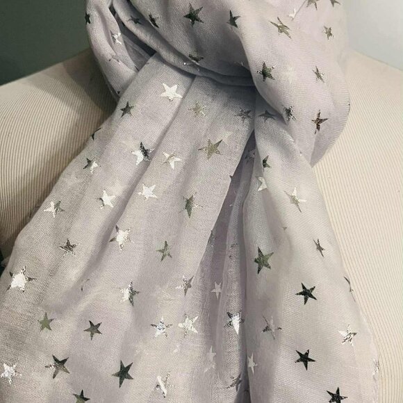NWT Handmade Silver Star Scarf by Sana – Festive Elegance Design - Picture 13 of 15